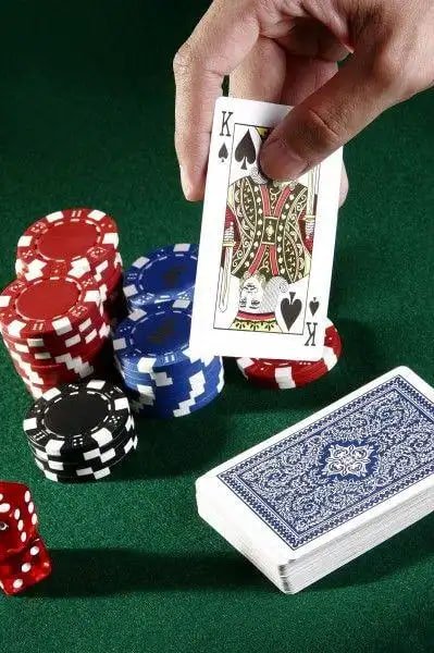 Dragon Tiger betting interface on cinta69 login showing card results